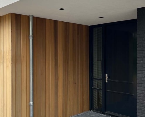 Bungalow met Western Red Cedar houten gevelbekleding van HIB gevels