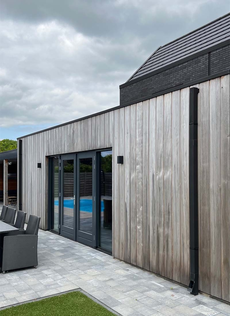 hib-gevels-vergrijsd-hout-western-red-cedar Western Red Cedar vergrijsd voor houten gevelbekleding in Eindhoven