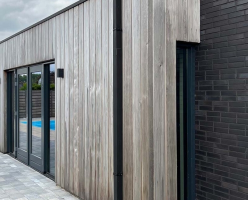 Western Red Cedar vergrijsd voor houten gevelbekleding in Eindhoven