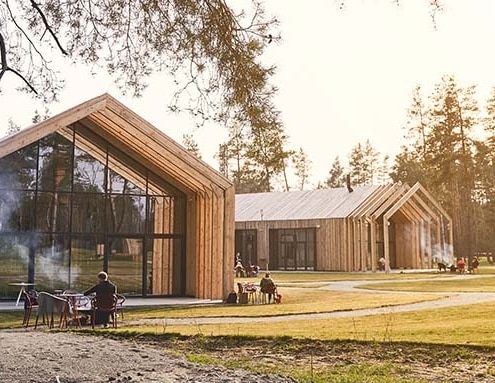 Scandinavisch design met houten gevelbekleding