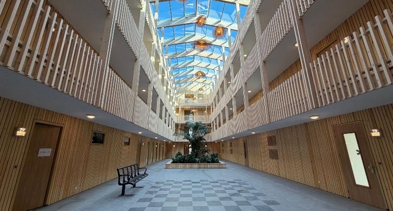 gevelbekleding-appartementencomplex-klompenmaker Brandvertragende houten gevelbekleding voor appartementencomplex