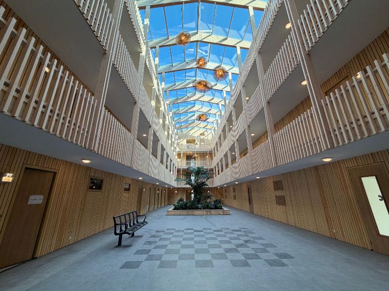 sfeervolle-functionele-pure-wood-grenen HIB Gevels levert Pure Wood gevelbekleding voor appartementencomplex