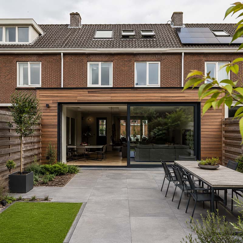 Horizontale houten gevelbekleding voor landelijke aanbouw of uitbouw